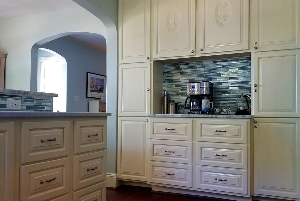 Coffee bar with K-Cup and drip coffee maker. 