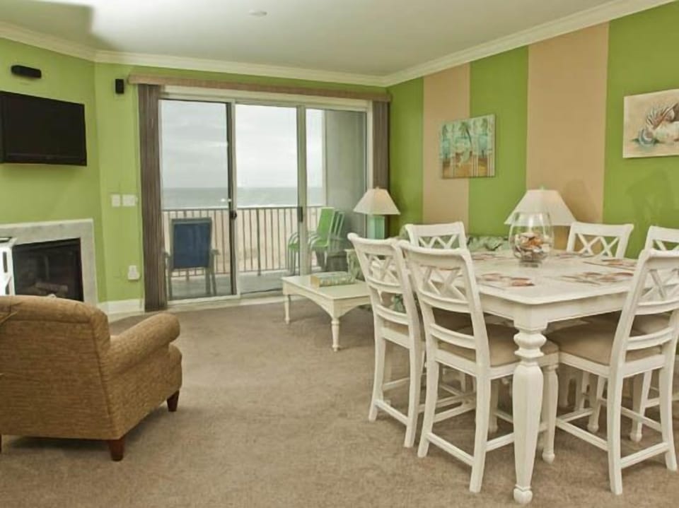 Dining/Living area oceanview