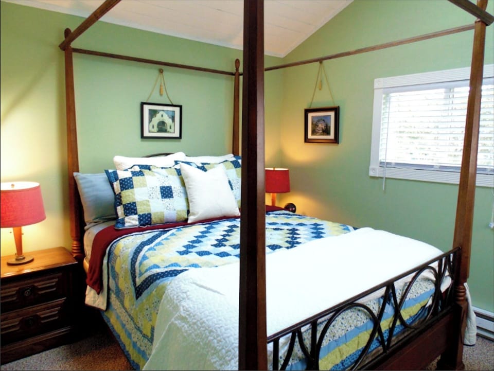 Queen Bed