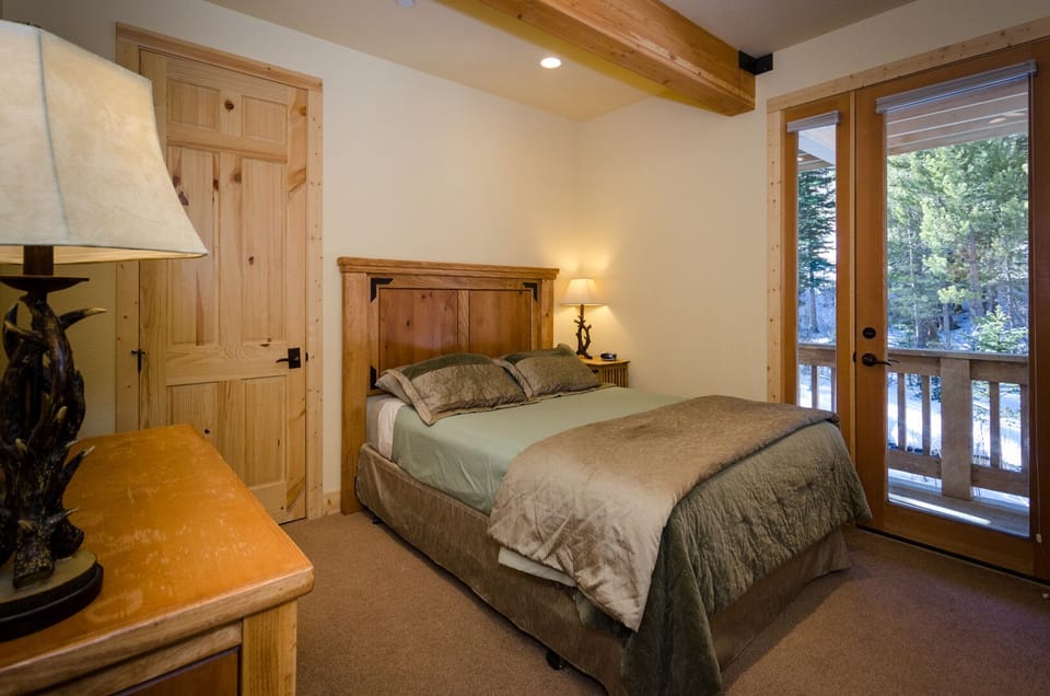 Bedroom #5/Queen Bed with Private Balcony 