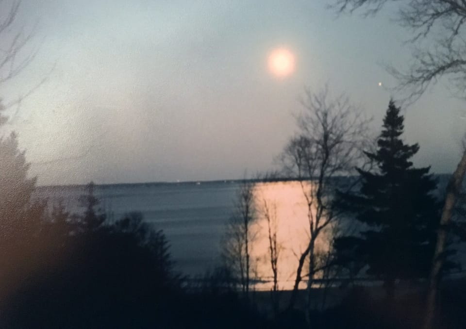 October moon rise