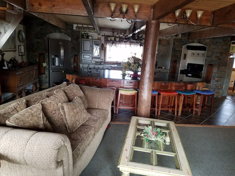 Living Room/Kitchen
