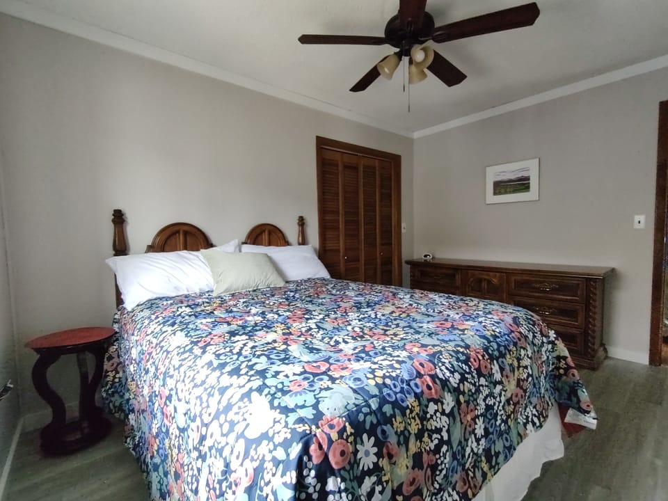 Queen bedroom