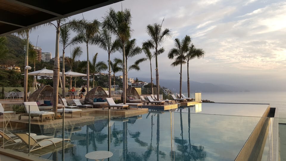Rooftop Level Pool, Bar & Spa