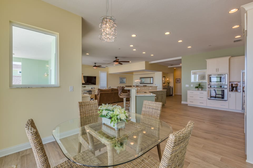 Breakfast nook looking back into kitchen