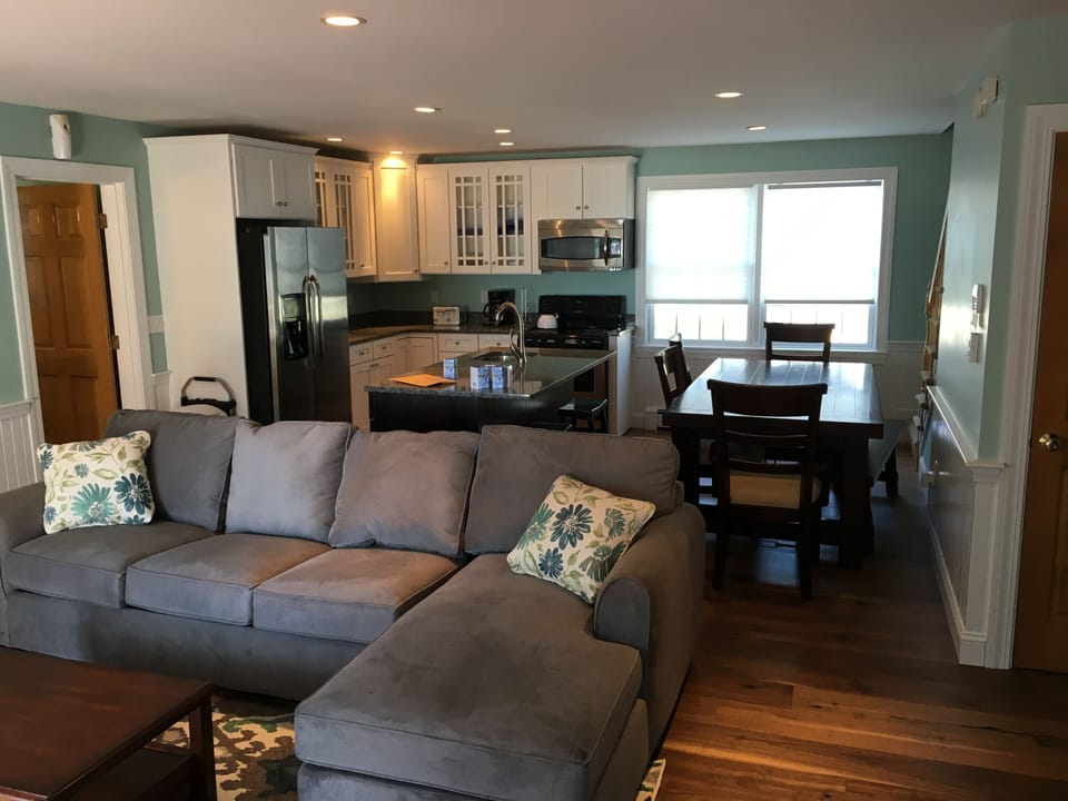 Family room/Kitchen