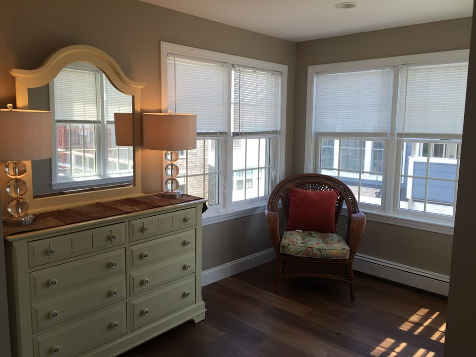 2nd Floor Master Seating Area