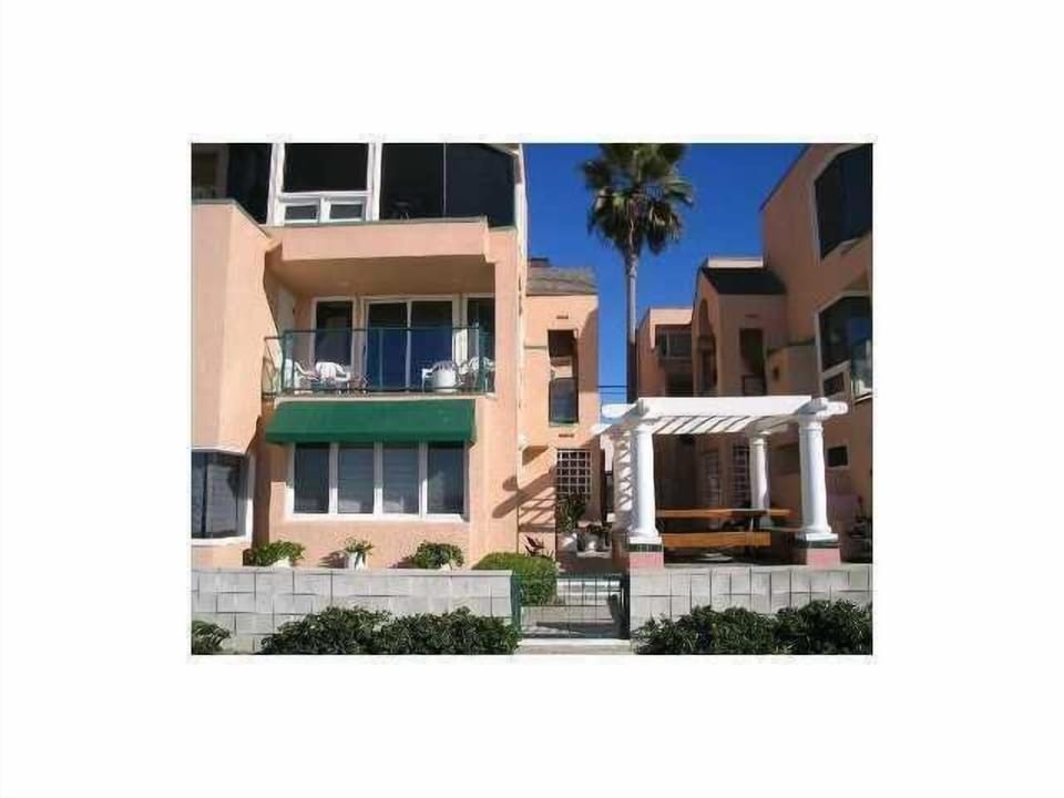 Exterior of condo. My unit is on the 2nd floor.