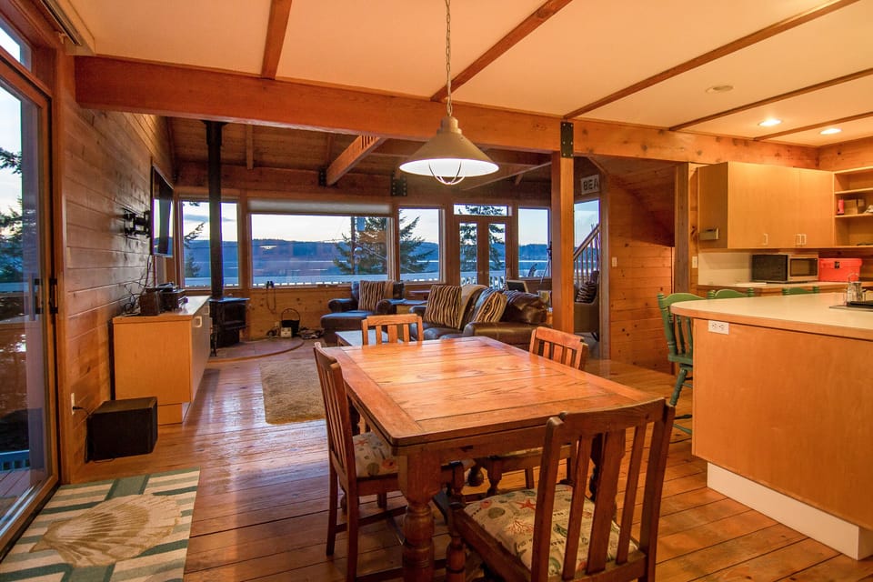 Large view windows on the west side of the living area. Beautiful sunsets here!
