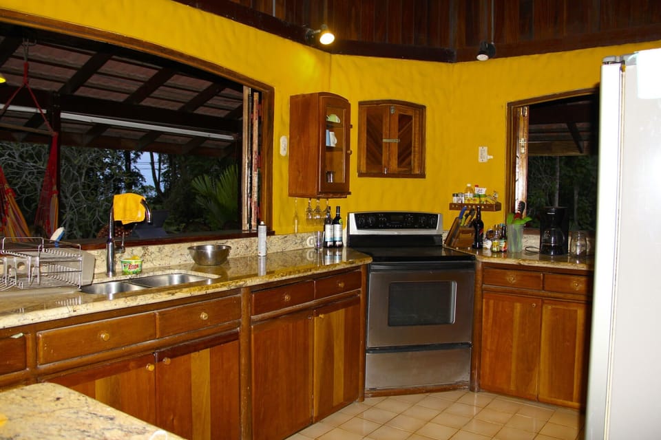 Prepare your food while watching the sea