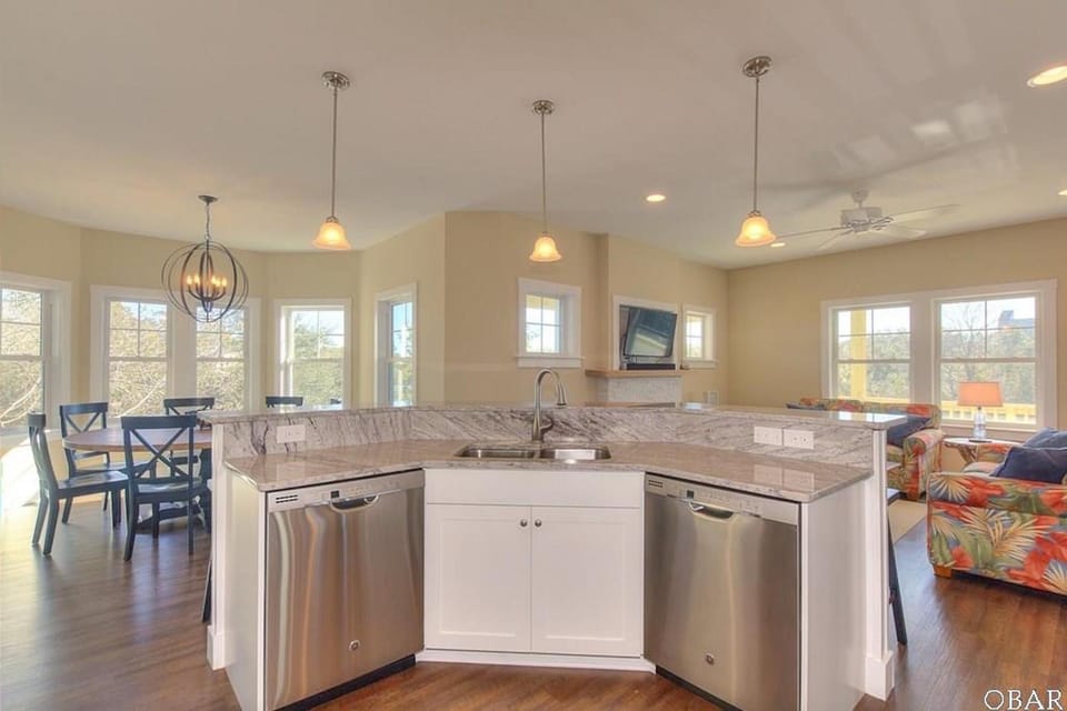 2 Dishwashers to simplify your vacation.