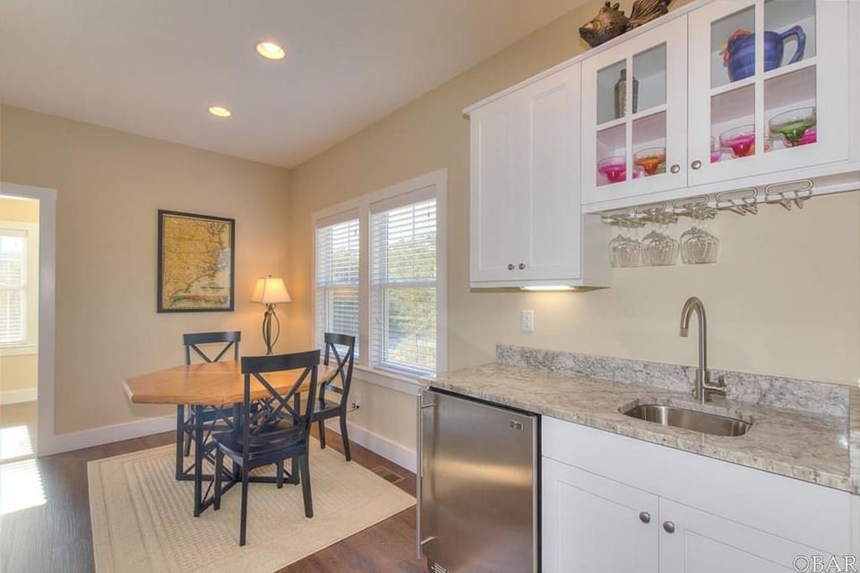 Card Table & Wet Bar
