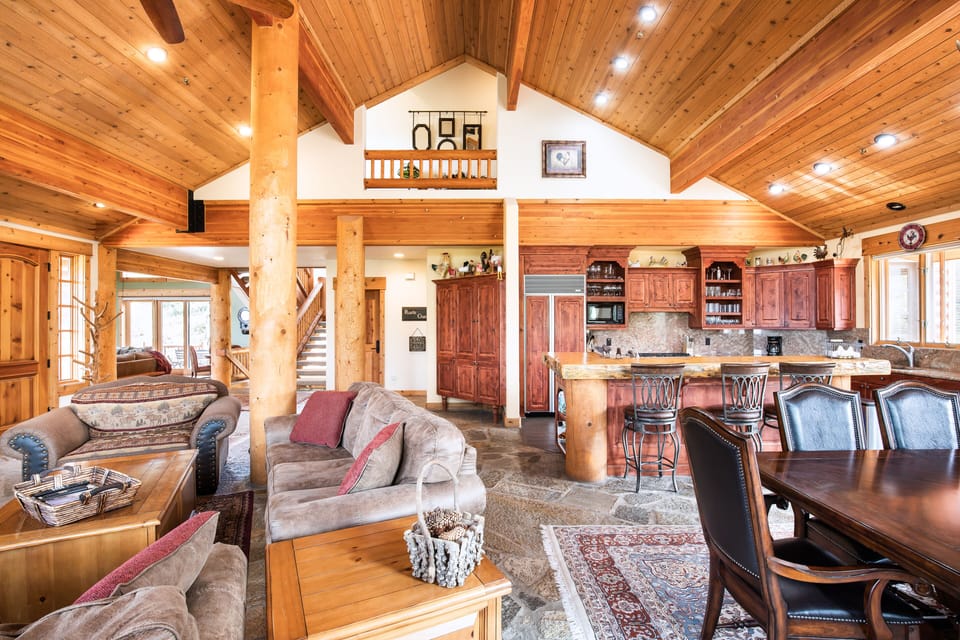 Great Room with vaulted ceiling