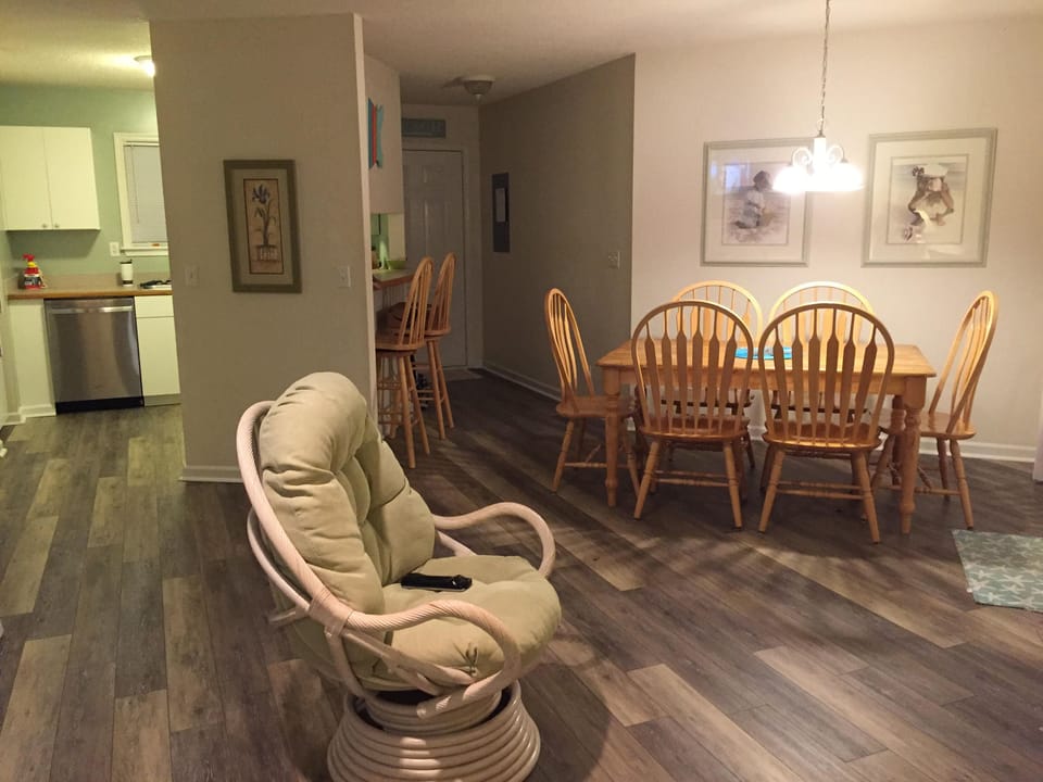 Indoor table seats 6.
