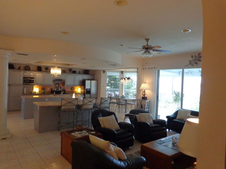 open concept family room/kitchen area