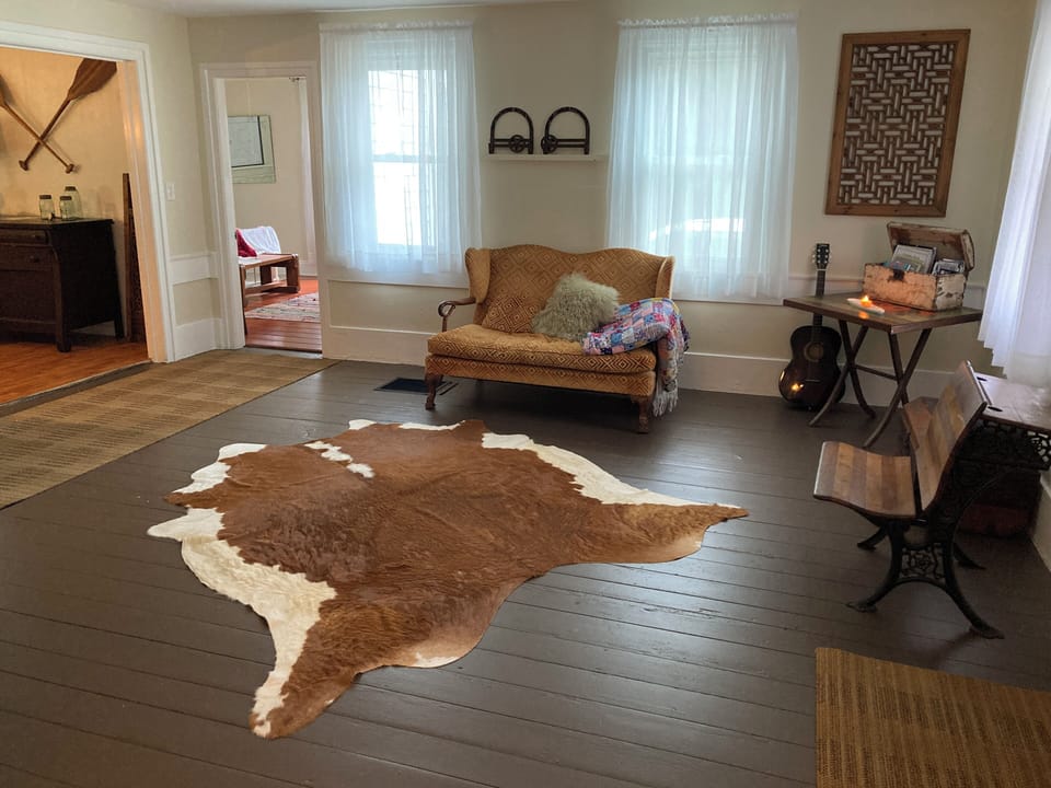 Entrance and Sitting Area