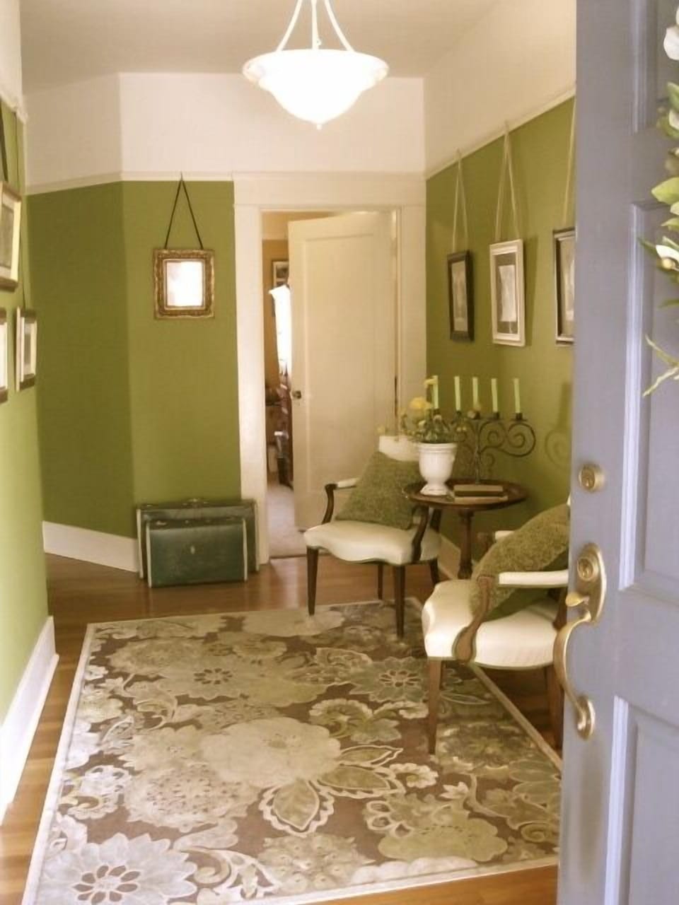 Entry hall and view to Gold Room