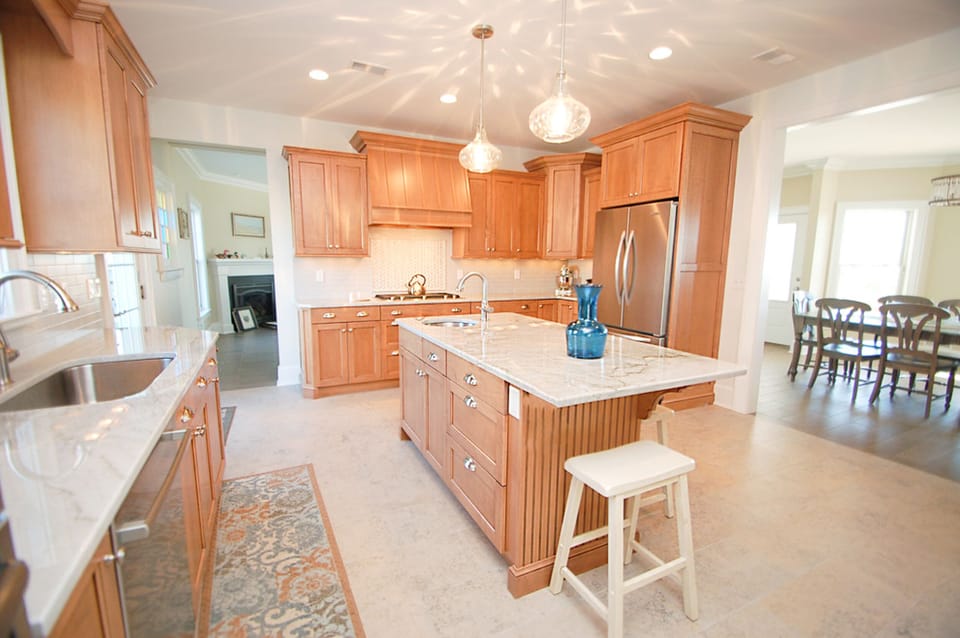 Full gourmet kitchen with center island.
