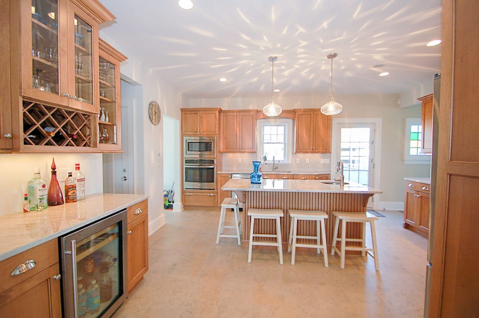 Full gourmet kitchen with center island.