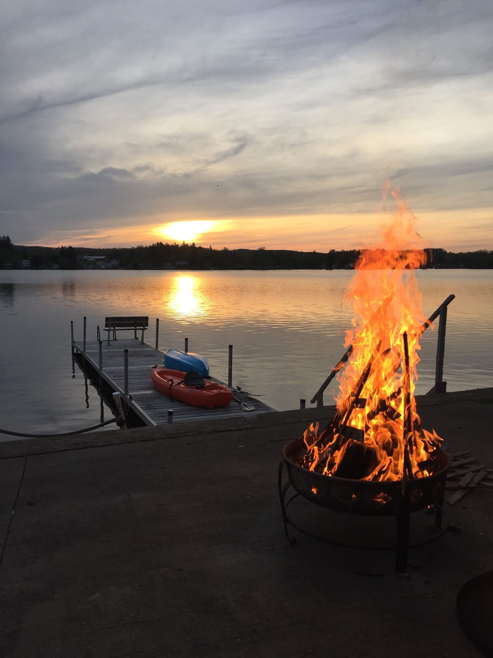 Enjoy the sunset with a camp fire lakeside!
