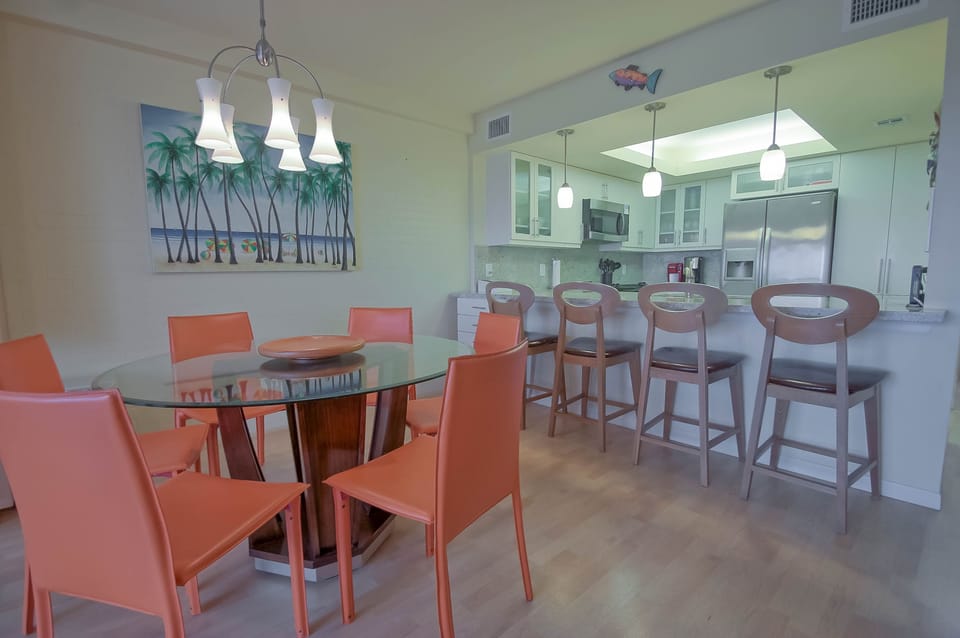 Dining/Breakfast Bar