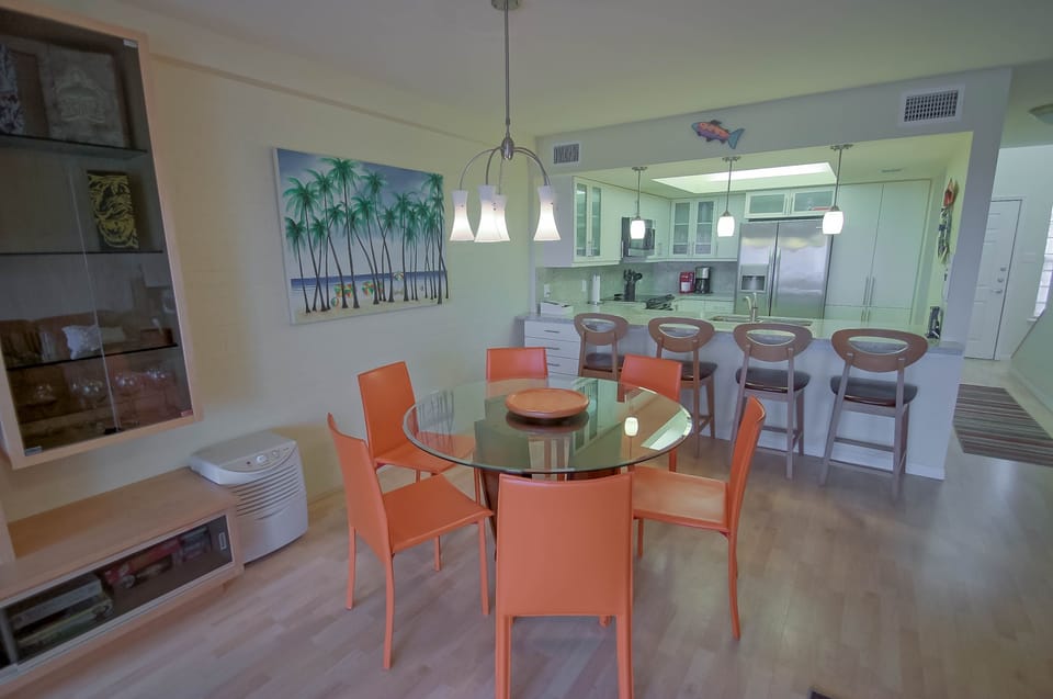 Dining/Breakfast Bar