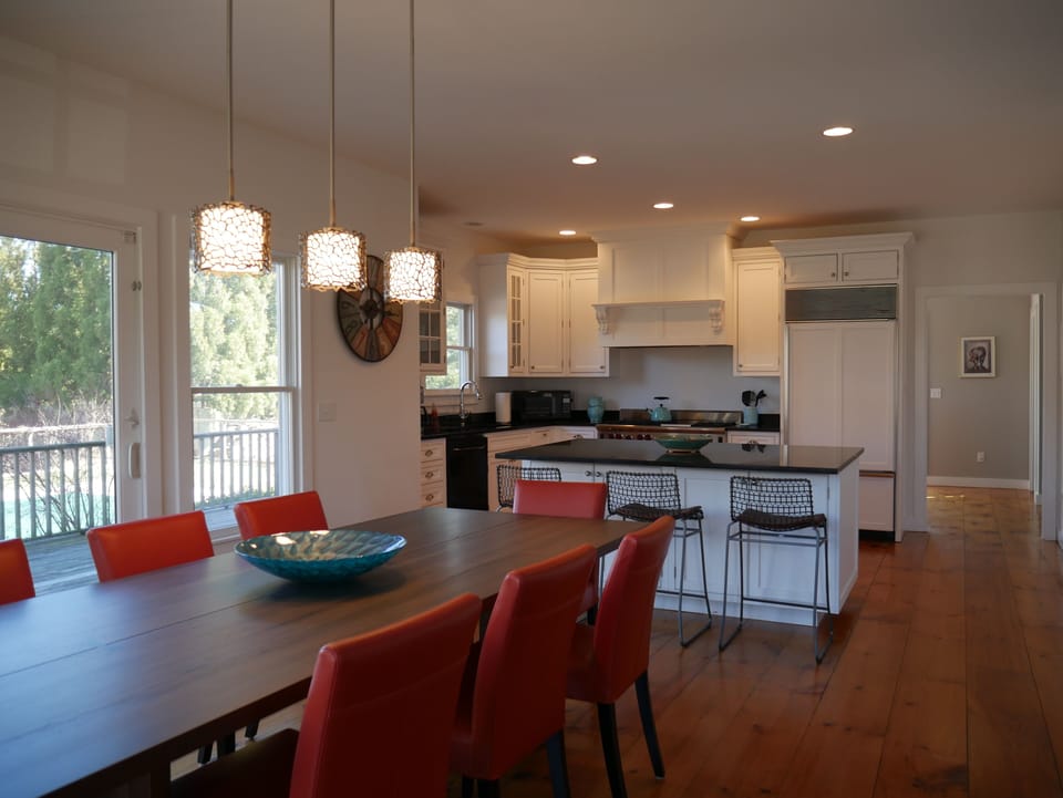 Kitchen/Dining Area