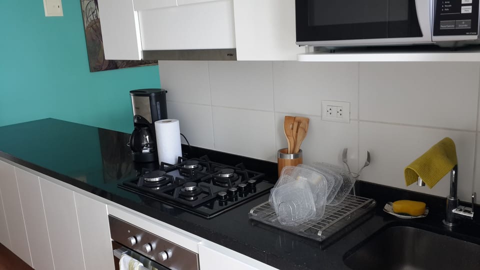 Completely equipped kitchen: pans, pots, bowls, mixer, toaster, coffee maker etc