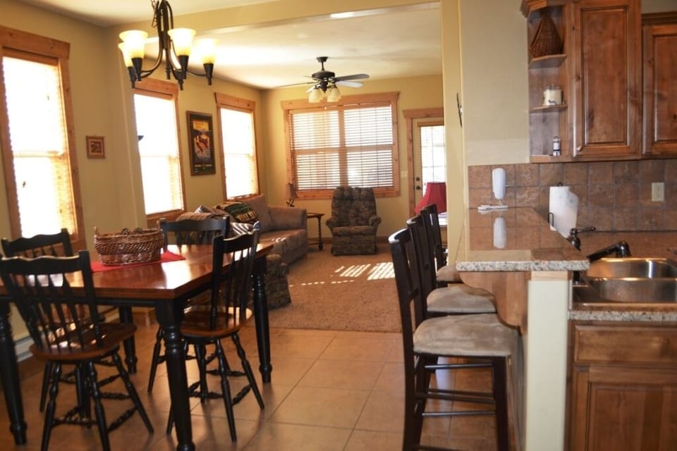 DINING AREA/BAR AREA