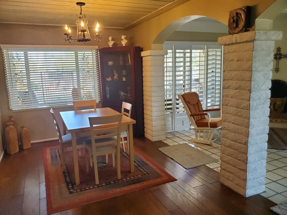 Dining room.