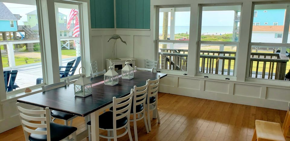 Dining table that expands to 10 with a view of the Gulf