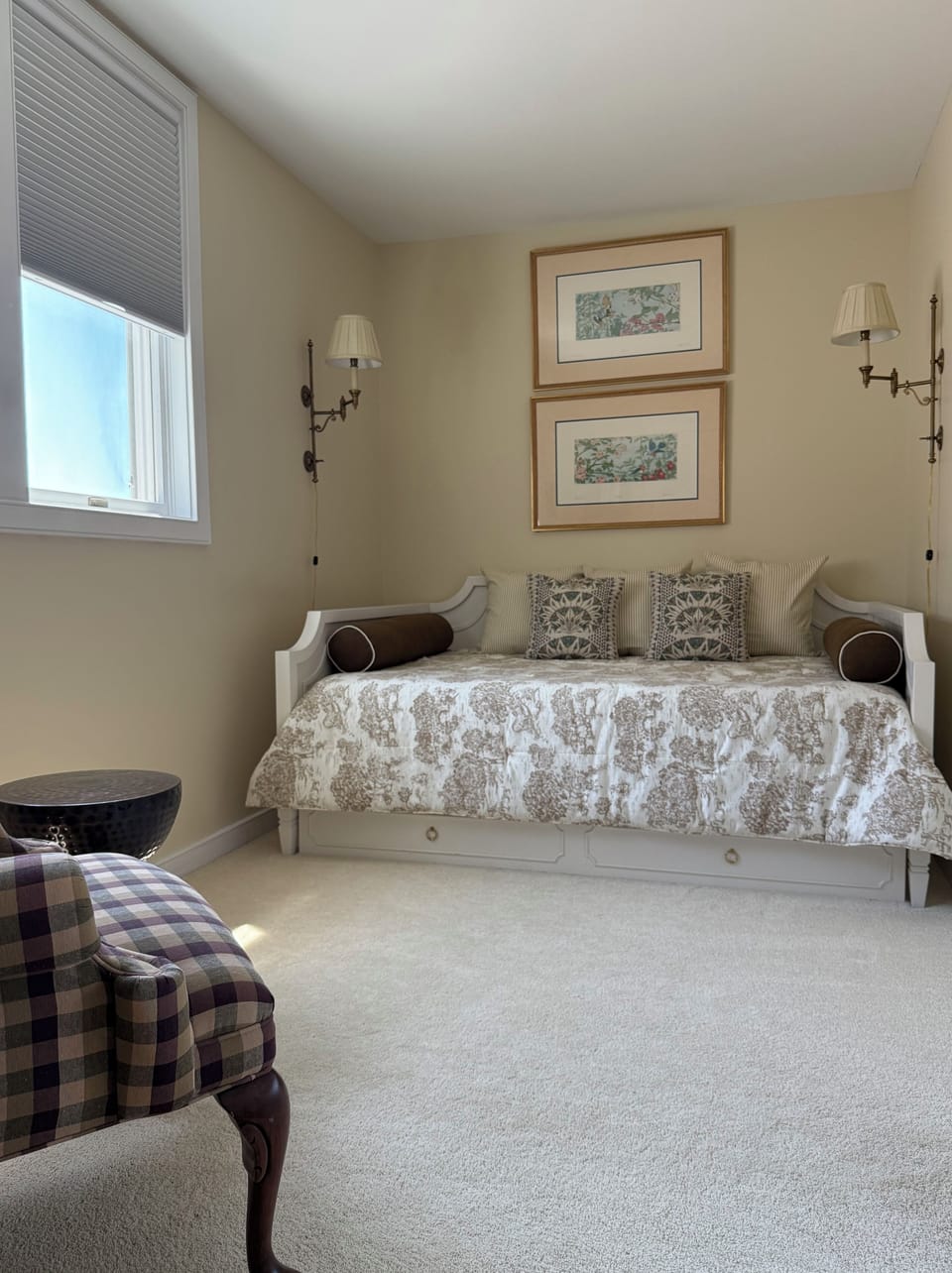Upstairs Bedroom—Full size trundle bed