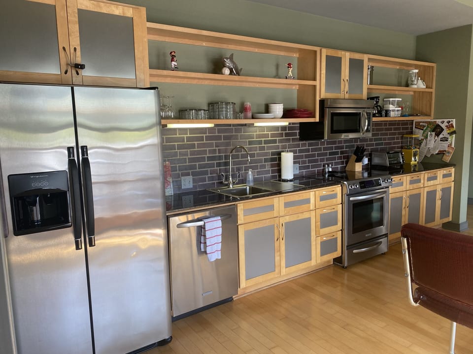 Kitchen with all you need.