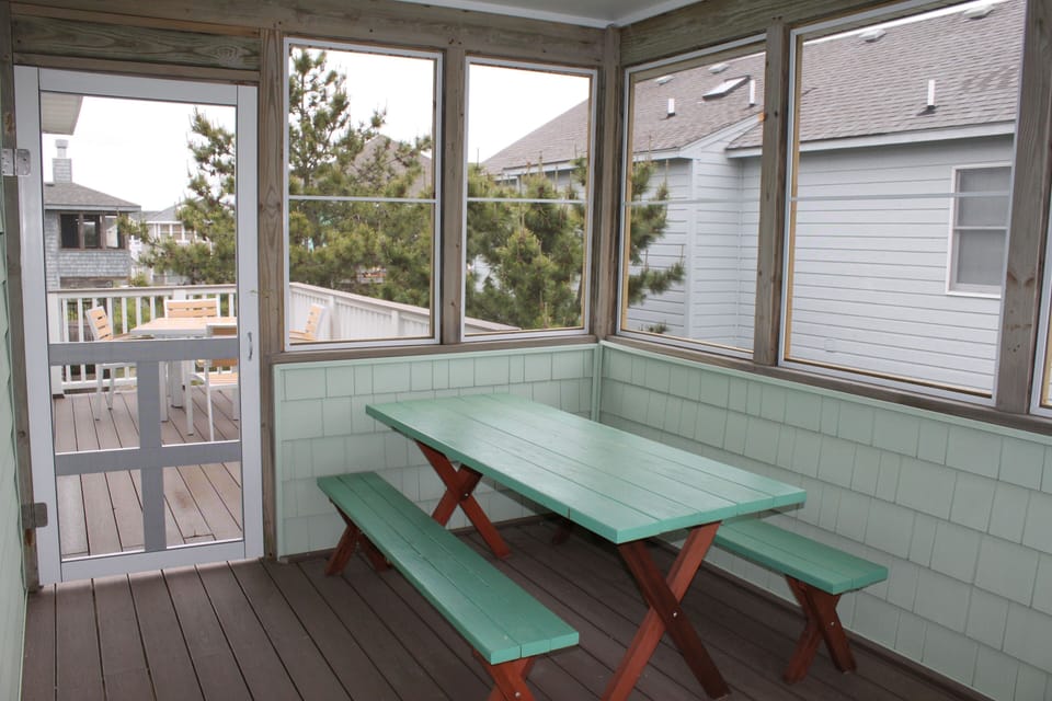 Screened-In Porch
