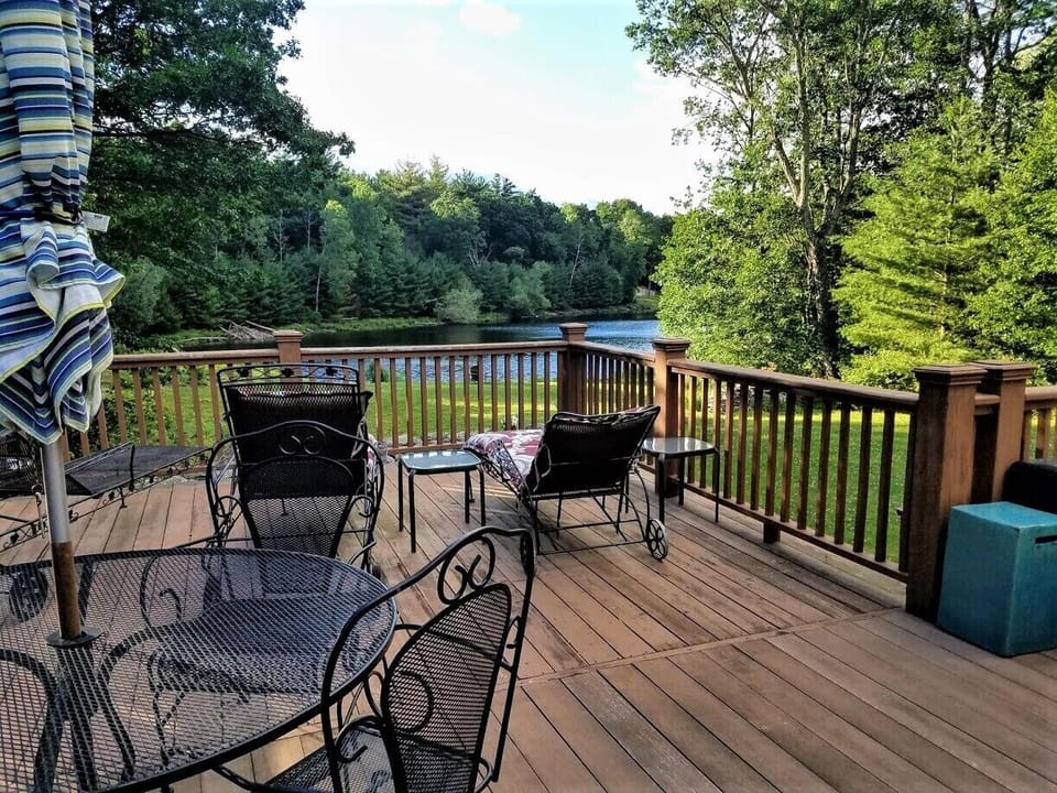 [Partial] Deck view (with new furniture)