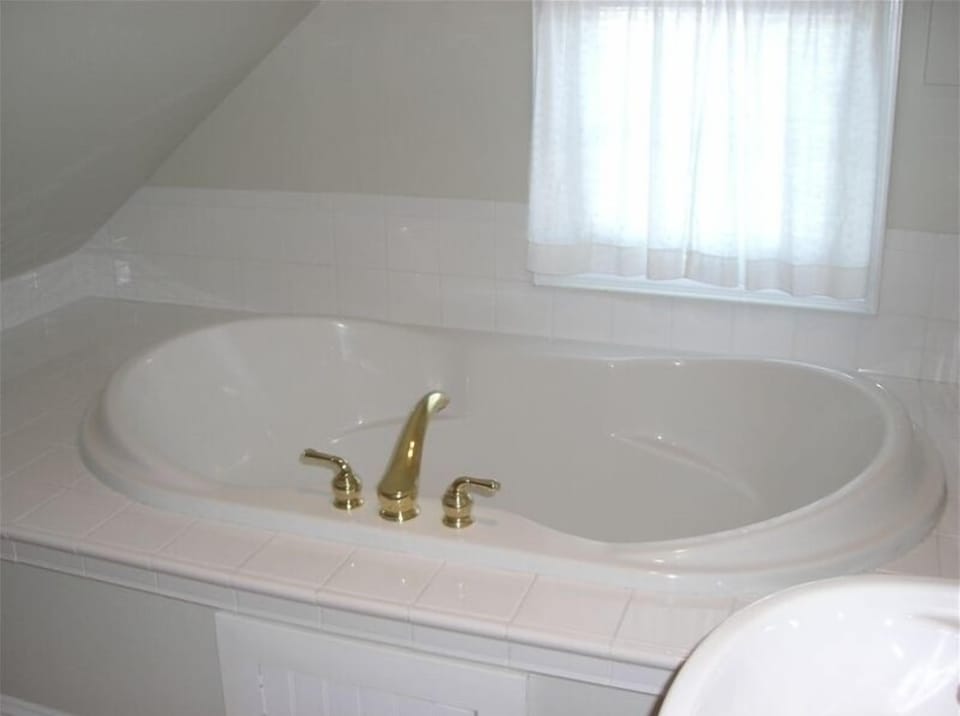 Large soaking tub for relaxation