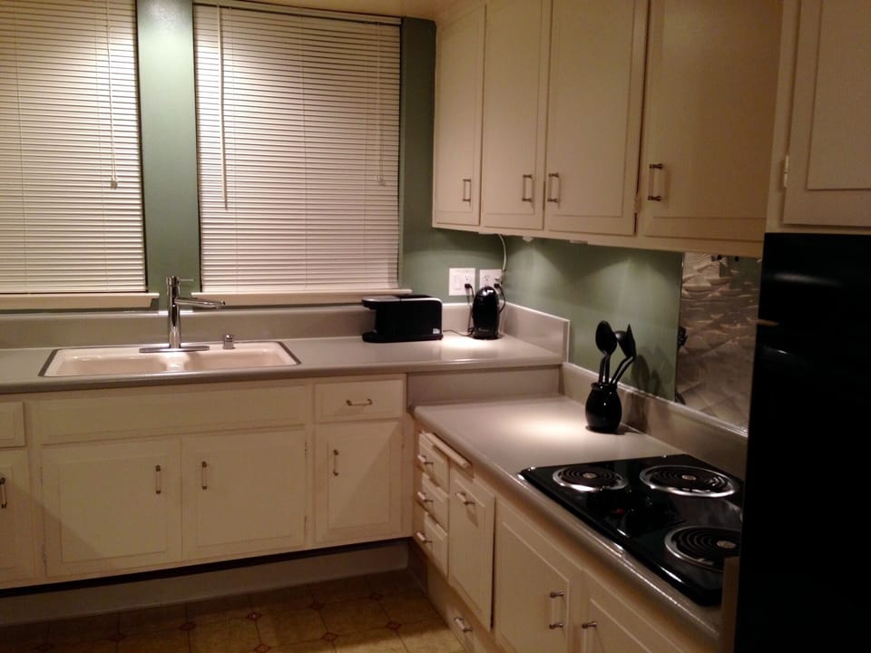 Right side of kitchen