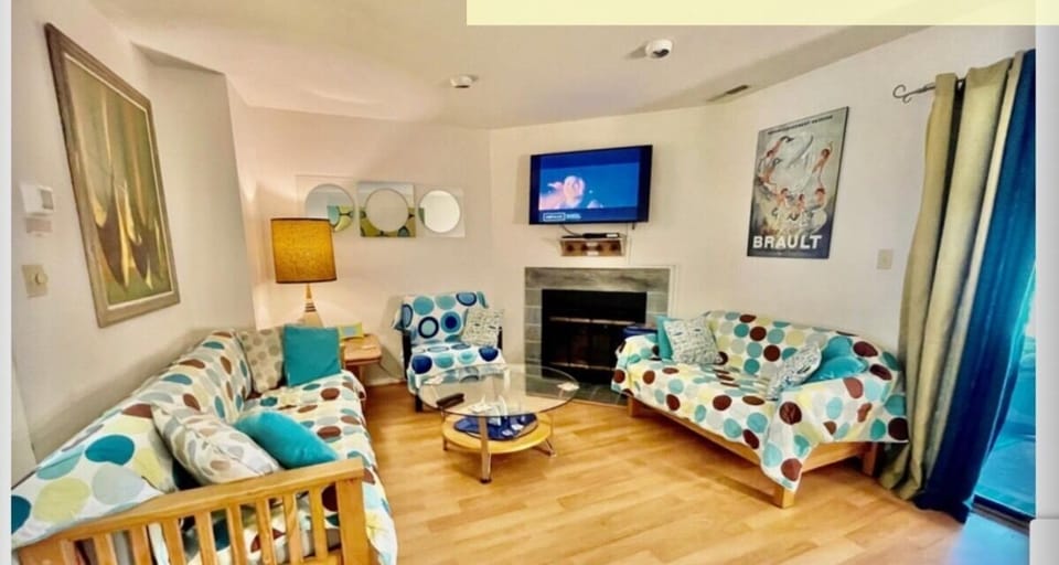 Come make some beach memories!🧜🏽‍♀️