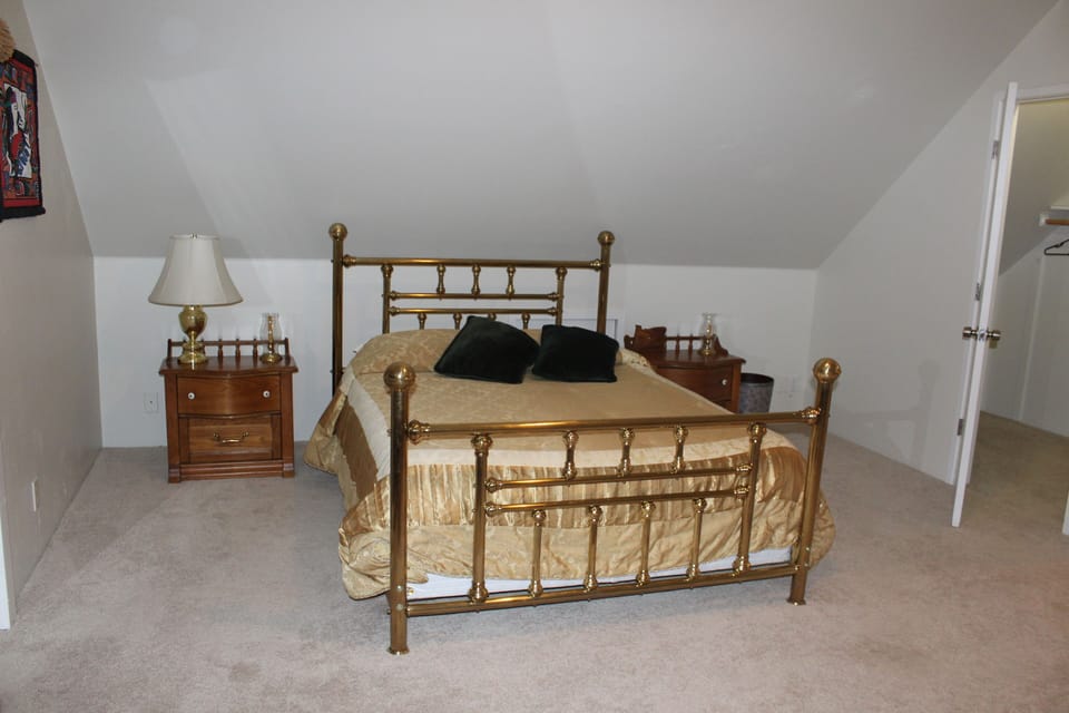 Master bedroom, Queen size memory foam mattress.  Also a large walk in closet.