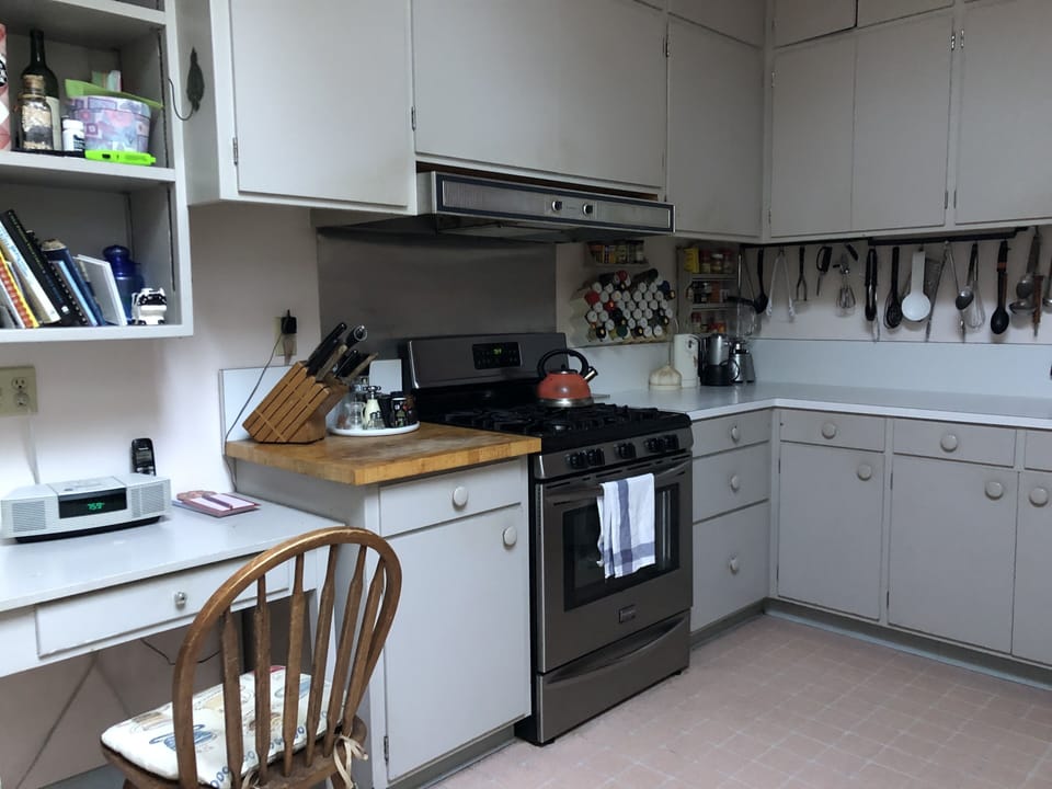 kitchen ready for you to cook up delicious meal.