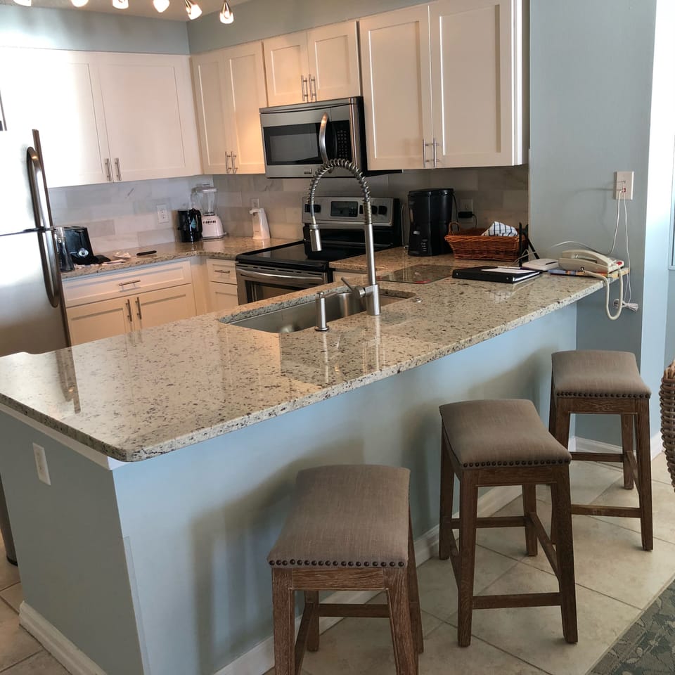 Breakfast bar area