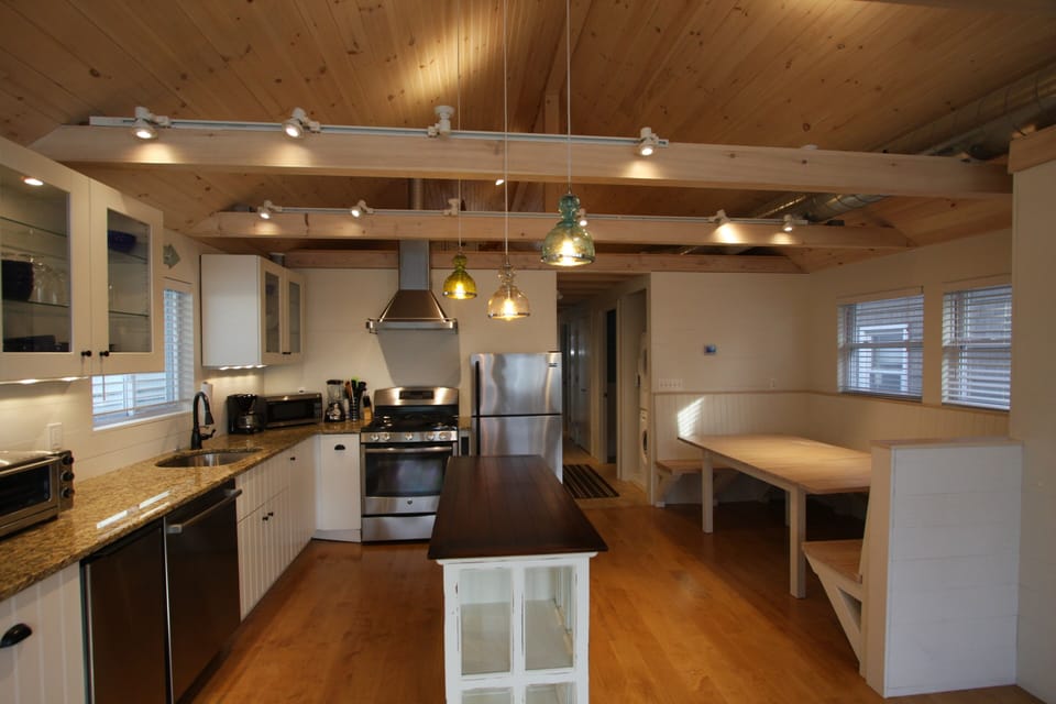 Kitchen / Dining Nook