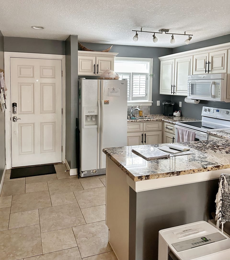 Spacious, FULLY equipped  kitchen