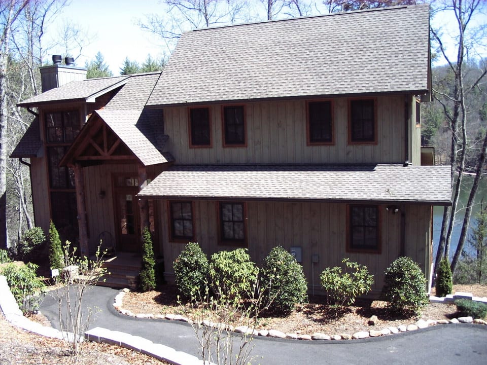 Front view of the home.