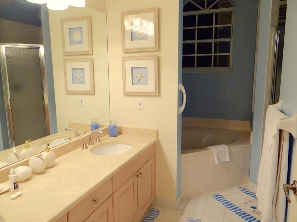 Ensuite master bedroom bath with double vanity 