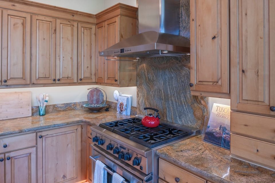 Hard to eat out with this kitchen!