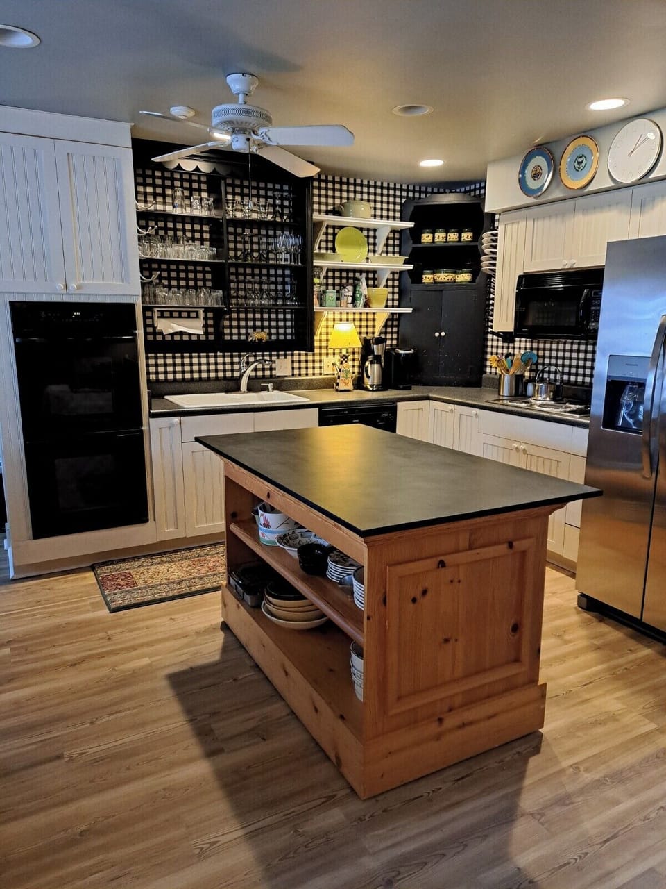 Kitchen with island