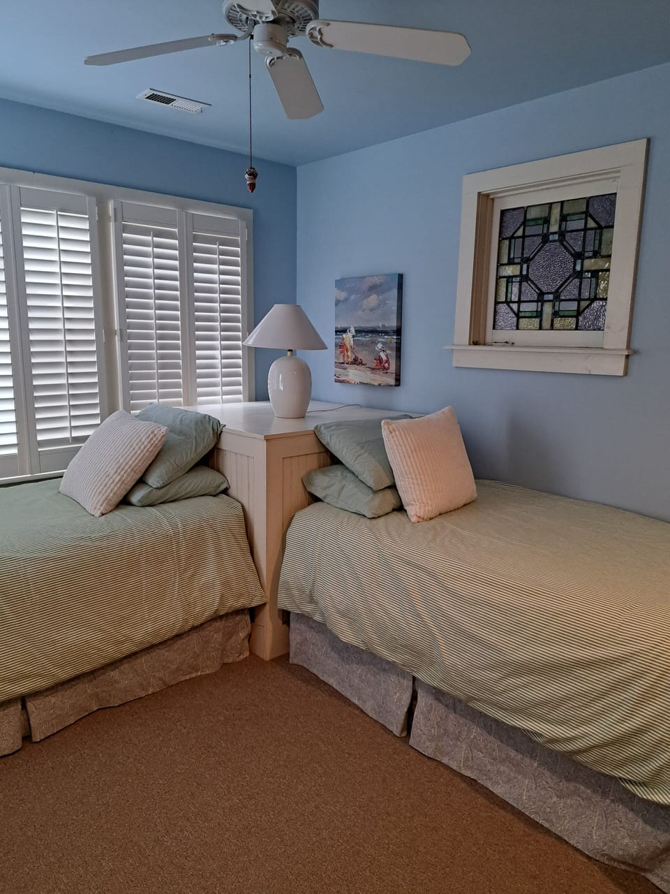 Upstairs 2 twin bedroom