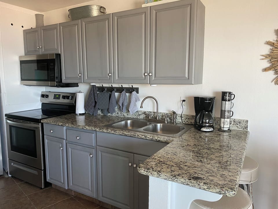 Fully equipped kitchen
