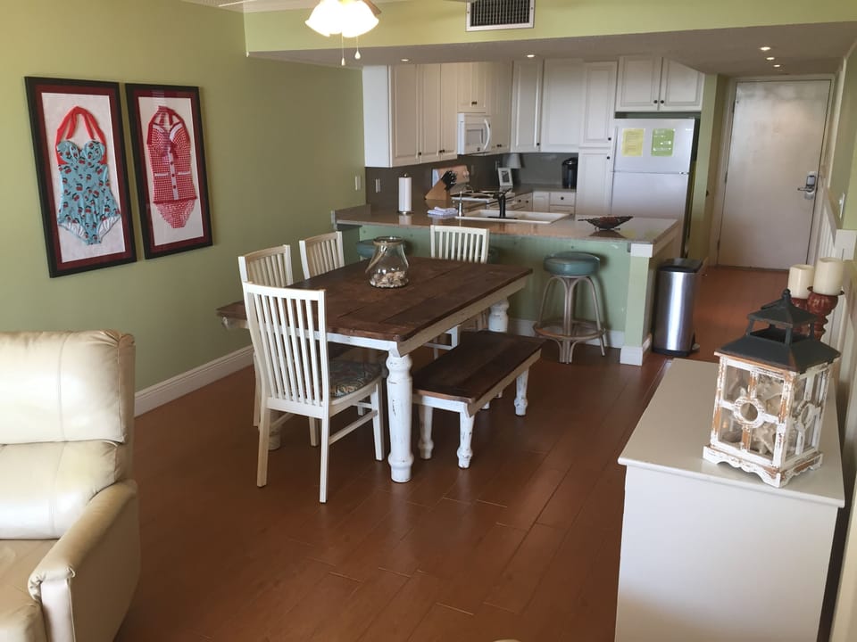 Dining Area and Kitchen.